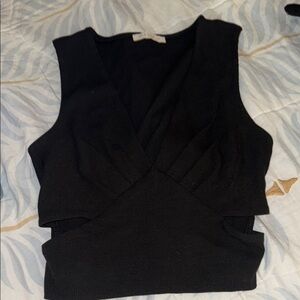 ILLA ILLA Black V-Neck Ribbed Knit Crop Tank